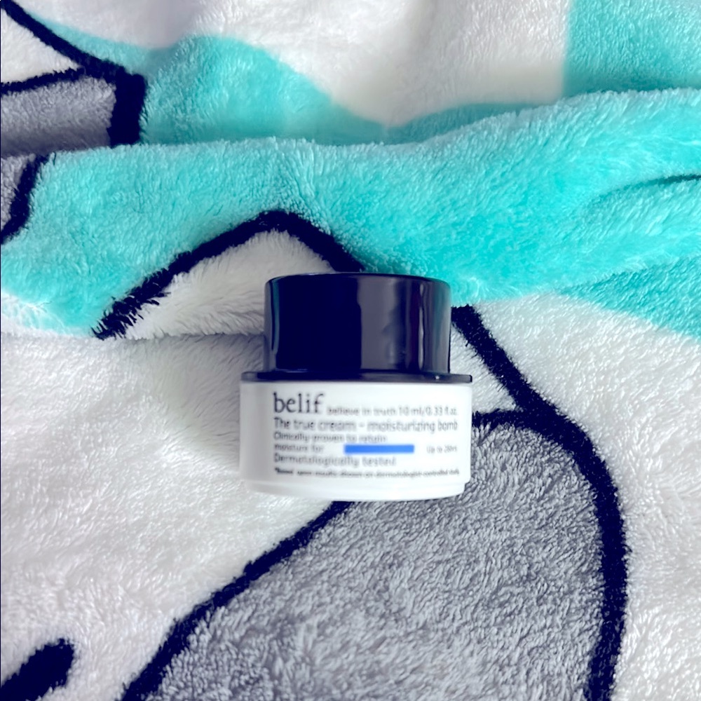SALE🎁The True Cream - Moisturizing Bomb in Black and White - Picture 4 of 5